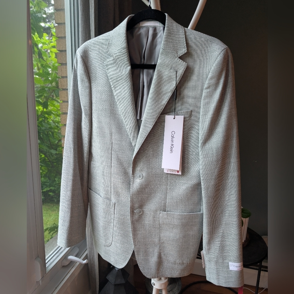 NWT‎ Calvin Klein Gray Sport Coat with Structured Tailoring